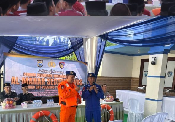 Kapolres Lamongan Kunjungi Satpolairud, Edukasi 70 Santri Al Manar soal Penyelamatan Bencana dan Tugas Polisi Perairan