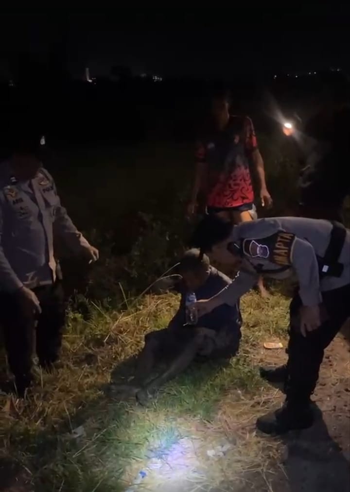 Polisi Lamongan Justru Temukan Pria Lanjut Usia Kelelahan dan Kelaparan
