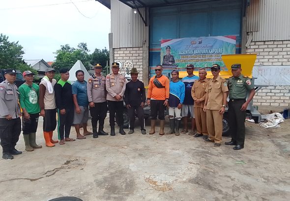 Dukung Swasembada Pangan, Polres Lamongan Salurkan Alat Pipil Jagung Bantuan Mabes Polri ke Petani Solokuro