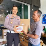 Satlantas Polres Lamongan Bagikan Sembako untuk Ojol dan Opang, Wujud Kepedulian di HUT Bhayangkara ke-80